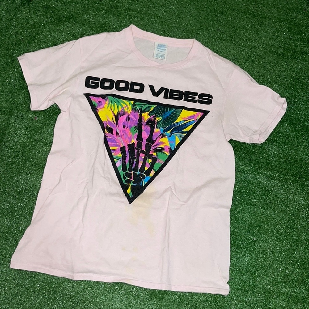 NWOT Good Vibes Vintage Tee